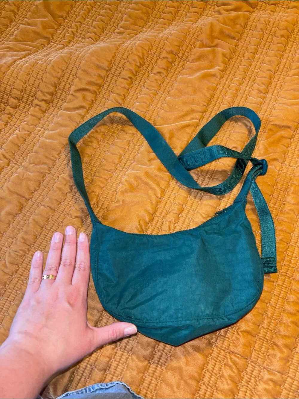 BAGGU small crescent